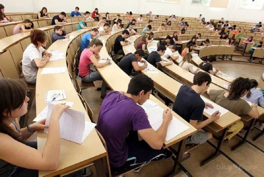 Школьники попросили отменить экзамены в 9 и 11 классах