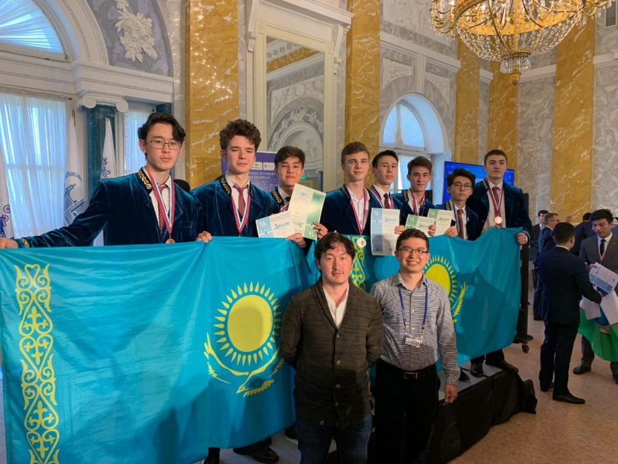 Три медали добыли для казахстанской сборной юные павлодарские химики в Санкт-Петербурге