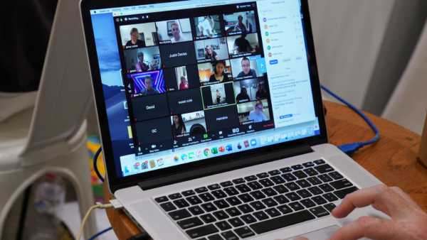 Педагогов будут учить не пропускать порнографию в видео-уроки