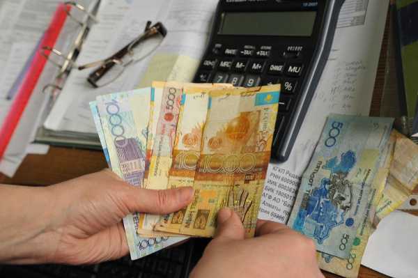 Учителя физкультуры с 1 января получили надбавку к зарплате в 17 697 тенге за внеурочные занятия