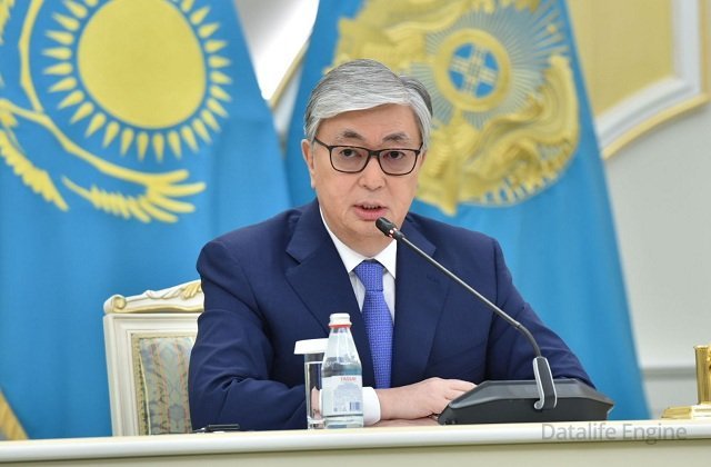 Казахстанские школьники вернутся к прежнему формату обучения - Токаев